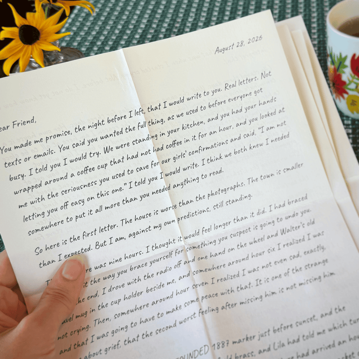 The Linden Lane Letters: A Cozy Mystery in Twelve Envelopes